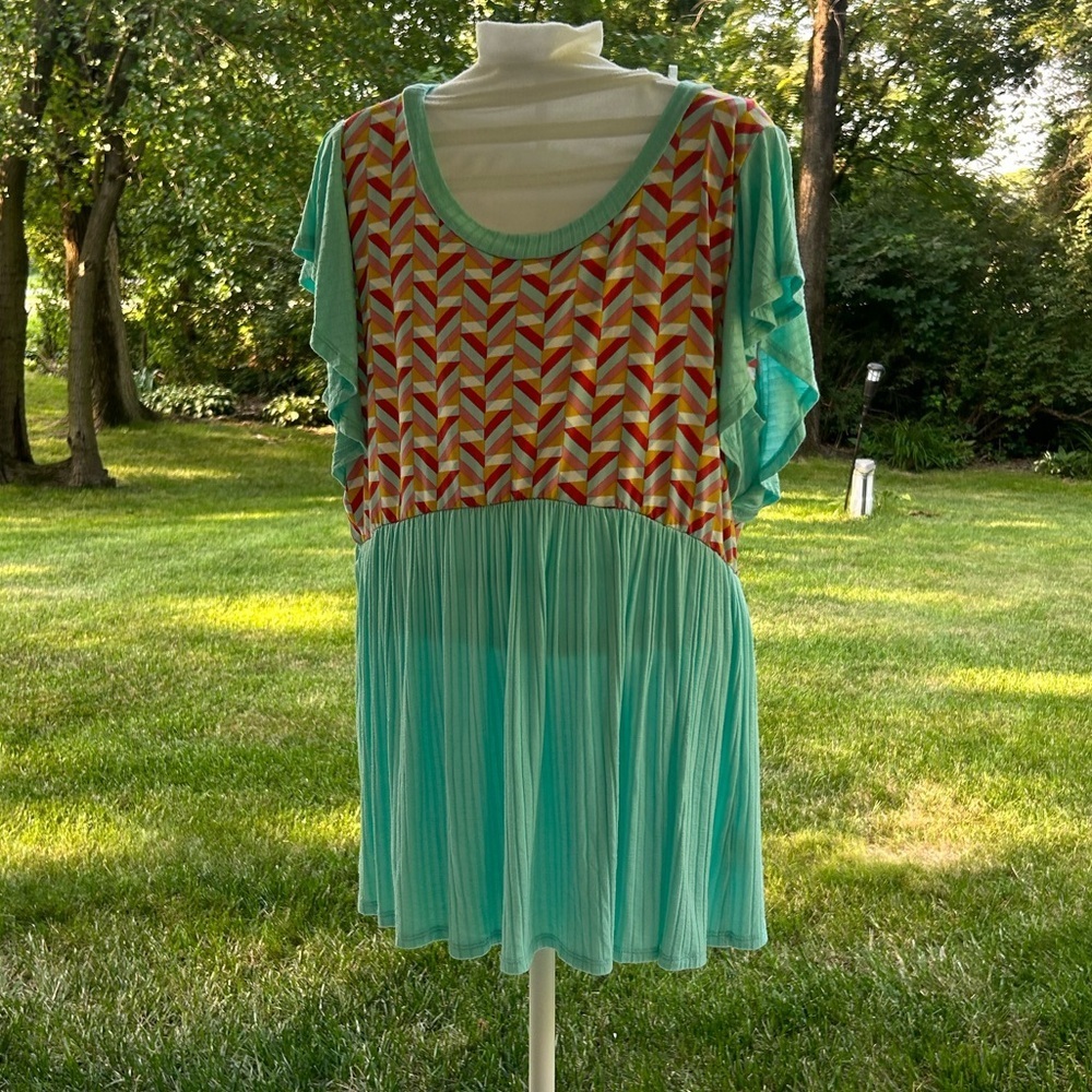 ❤️Haptics by Hollywood- Chevron Patterned Top with Turquoise Accents